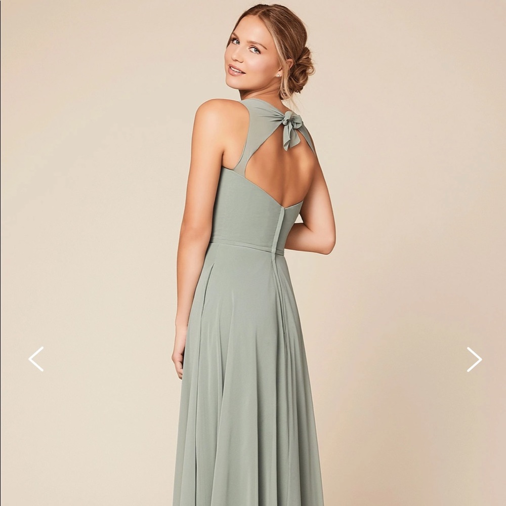 Dear Cleo Kylie Bridesmaid Dress in Ivy
